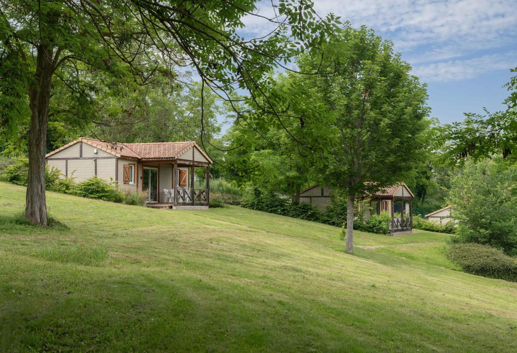 Camping Le Mont Libre - Cottage & Espace Nature - גנה מראה חיצוני תמונה
